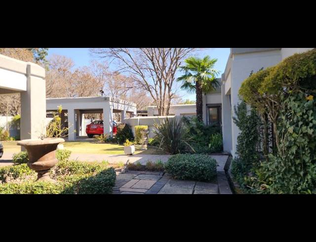 6 BEDROOM HOUSE FOR SALE IN SECUNDA CENTRAL